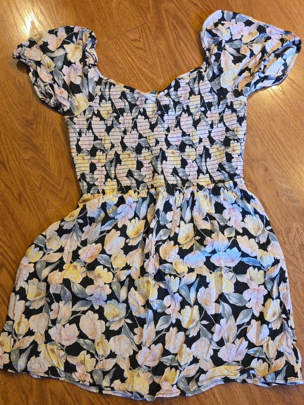Women's American Eagle Black Floral Puff-Sleeve Sweatheart Smocked Dress Size MP